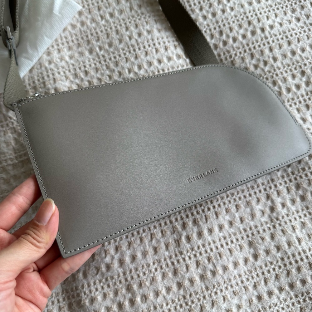 Everlane Leather Gray Sling Bag - Picture 2 of 4